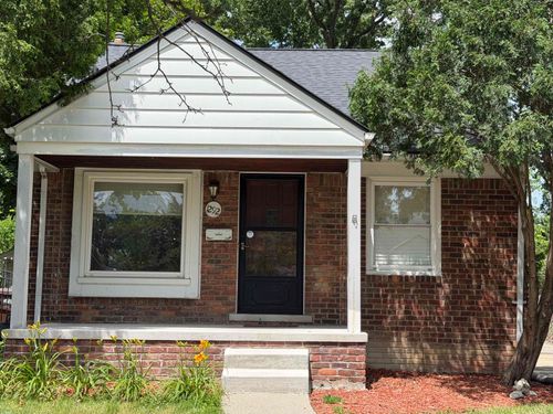 1292 Aline Dr, Grosse Pointe Woods, MI, 48236-1021 | Card Image