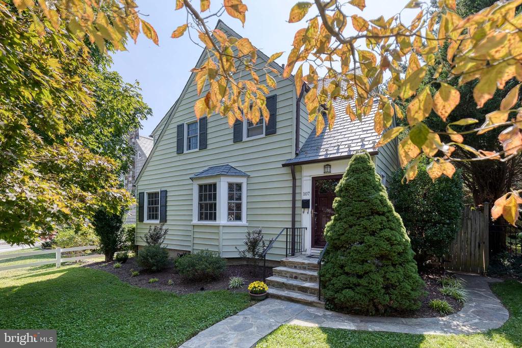 Armagh Dr, Baltimore, MD 21212