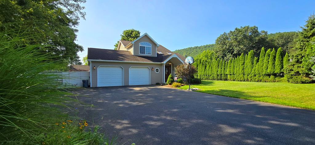 17th St, Elmira, NY 14903