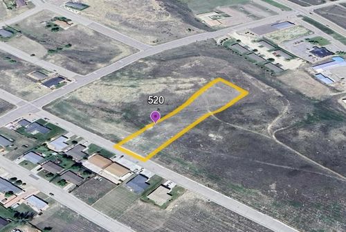 520 Emigrant Dr, Glenrock, WY, 82637-5131 | Card Image