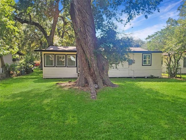 121 Wisteria St, House other with 3 bedrooms, 2 bathrooms and null parking in Lake Jackson TX | Image 24