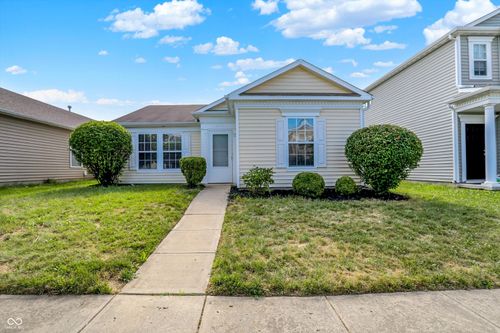 10191 Cumberland Pointe Blvd, Noblesville, IN, 46060-4755 | Card Image