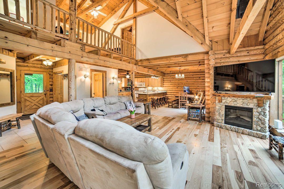 Residential in Leoni Township 4