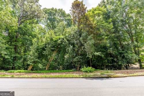 8175 Habersham Waters Rd, Sandy Springs, GA, 30350-4611 | Card Image
