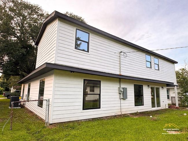 2245 5 Th St, House other with 4 bedrooms, 2 bathrooms and 2 parking in Port Neches TX | Image 22