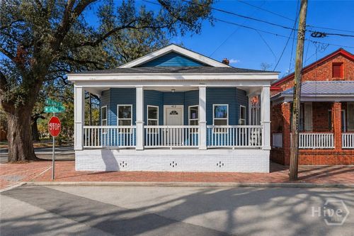 422 W 42nd St, Savannah, GA, 31401-8916 | Card Image