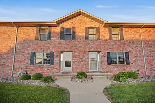 1820 Glenbridge Rd, Bloomington, IL, 61704-8769 | Card Image
