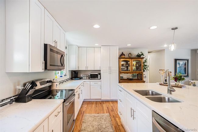 8192 E Oxford Dr, House other with 5 bedrooms, 3 bathrooms and 2 parking in Denver CO | Image 7