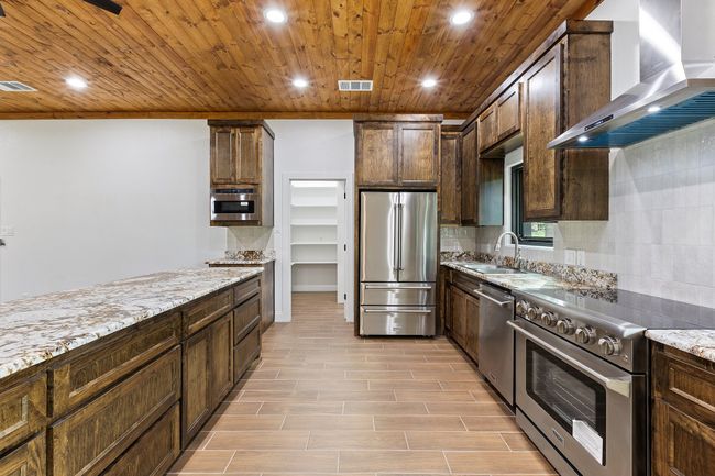 1215 E Stegall Rd, House other with 4 bedrooms, 4 bathrooms and null parking in Robinson TX | Image 8