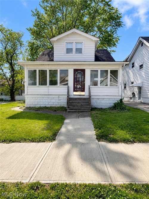 4006 E 41st St, Newburgh Heights, OH, 44105-3104 | Card Image
