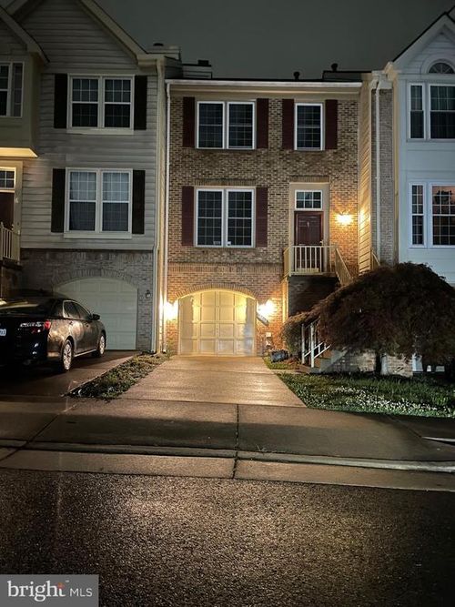 8048 Hilliard Dr, MANASSAS, VA, 20109-8214 | Card Image