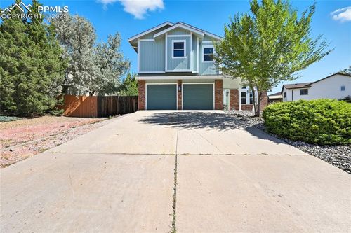 2502 Fairway Dr, Colorado Springs, CO, 80909-1025 | Card Image