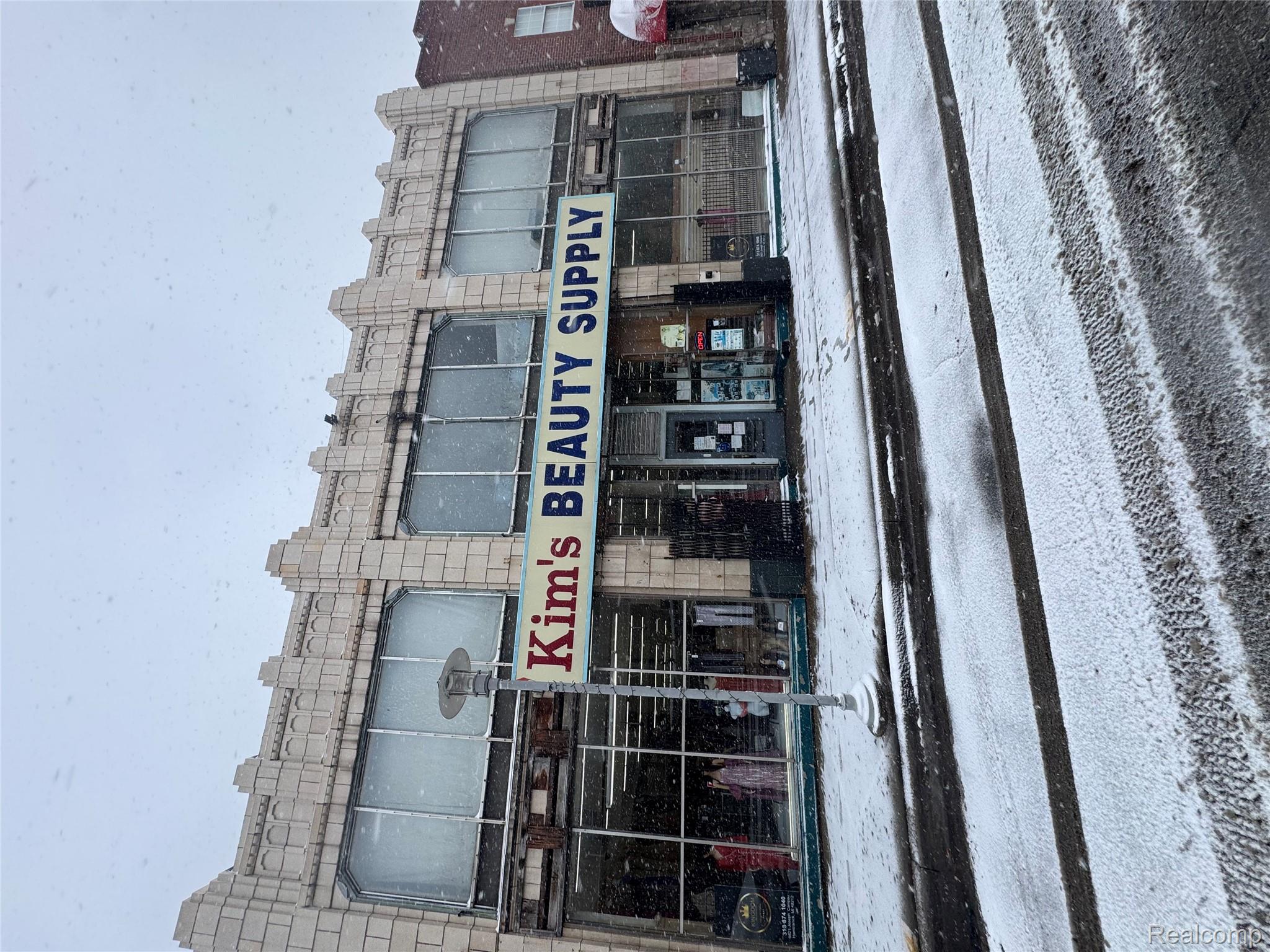 9821 Joseph Campau St, Hamtramck, MI 48212