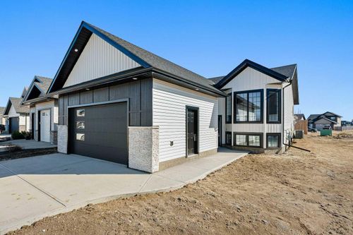 7111 37 St, Lloydminster, AB, T9V3R1 | Card Image
