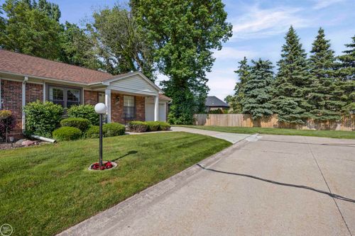 28089 Pine Tree Ln, Harrison Township, MI, 48045-2220 | Card Image