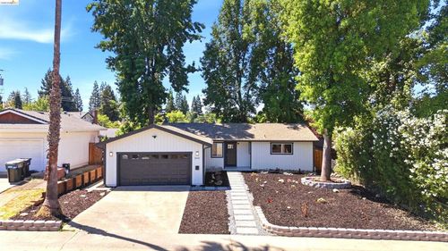9341 Castlemont Cir, Orangevale, CA, 95662-5319 | Card Image