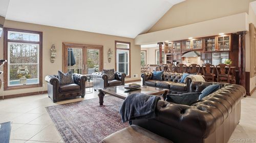 131 Malloy Dr, East Quogue, NY, 11942-3838 | Card Image