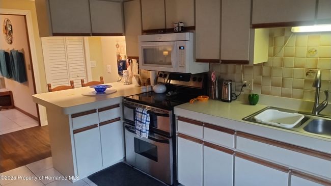 6231 Wayside Ct, House other with 3 bedrooms, 2 bathrooms and null parking in SPRING HILL FL | Image 6