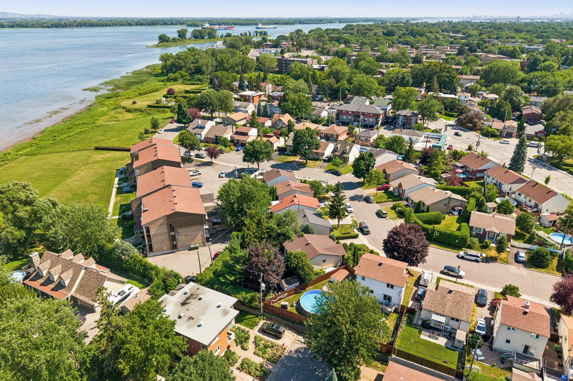 Residential in Montréal (Rivière-des-Prairies/Pointe-aux-Trembles 2