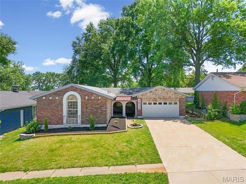 4832 Bluesage Trl, Florissant, MO, 63033-7502 | Card Image