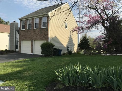 13711 Springhaven Dr, CHANTILLY, VA, 20151-3215 | Card Image