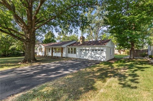 5644 Barkley St, Mission, KS, 66202-2553 | Card Image