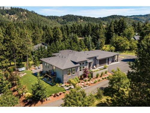 1105 Loganberry Ln, White Salmon, WA, 98672-8761 | Card Image