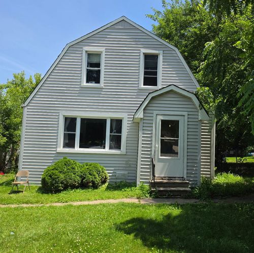 1611 N Pleasant Dr, Round Lake Beach, IL, 60073-1828 | Card Image