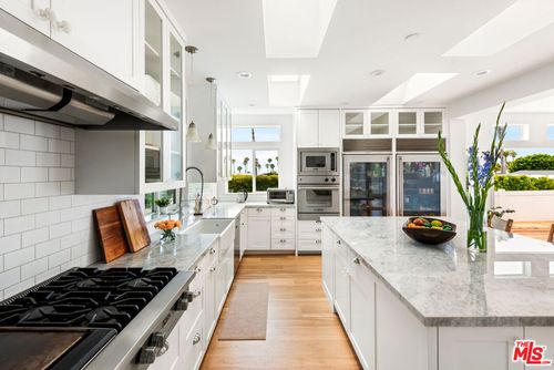 spc-285-29500 Heathercliff Rd, Malibu, CA, 90265-6285 | Card Image