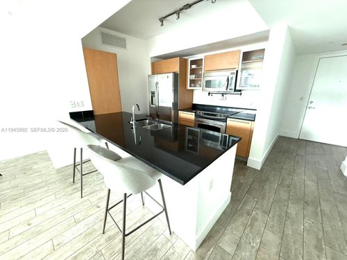 1511-951 Brickell Ave, Miami, FL, 33131-3935 | Card Image