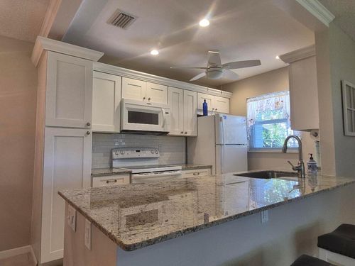 a-910 S Drive Ter, DELRAY BEACH, FL, 33445 | Card Image