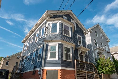 30 Royal St, Providence, RI, 02906-1830 | Card Image