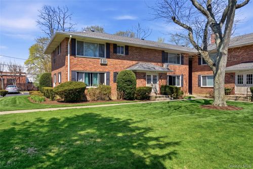 18-51 Edmunton Dr, North Babylon, NY, 11703-5255 | Card Image