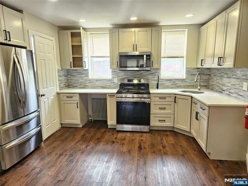 500 Brinckerhoff Avenue, Fort Lee, NJ, 07024 | Card Image