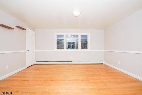 142 Maple Ave, Woodland Park, NJ, 07424-2854 | Card Image