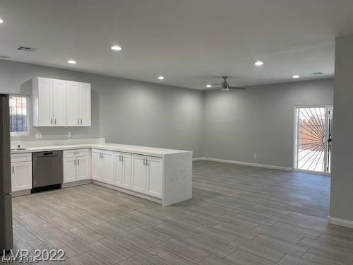 4966 Andover Dr, Las Vegas, NV, 89122-7110 | Card Image