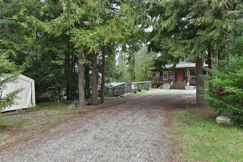 5062 Parkview Road, House other with 4 bedrooms, 2 bathrooms and 4 parking in Pender Harbour BC | Card Image