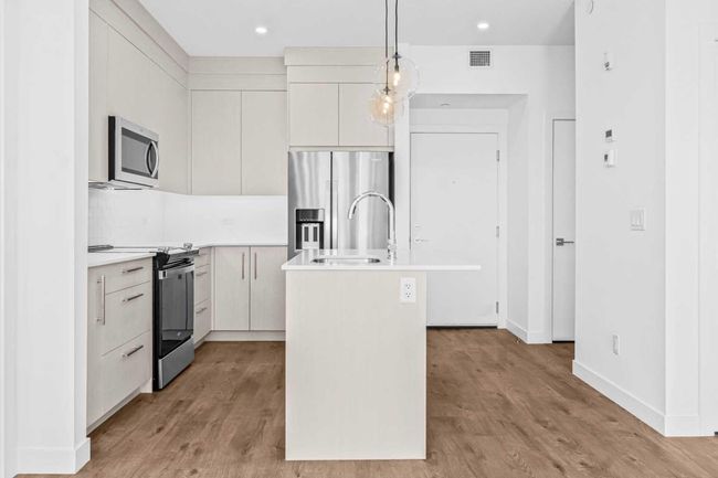2410 - 6 Merganser Drive W, Condo with 2 bedrooms, 2 bathrooms and 1 parking in Chestermere AB | Image 5