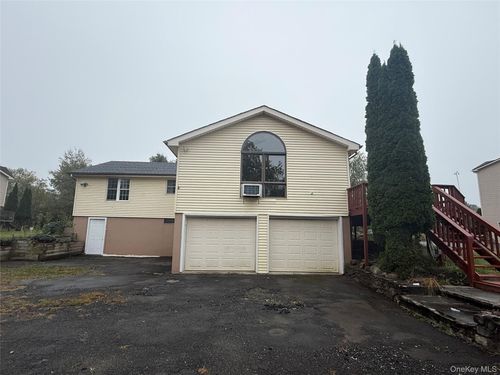 56 Club Ln, Rock Hill, NY, 12775-6401 | Card Image