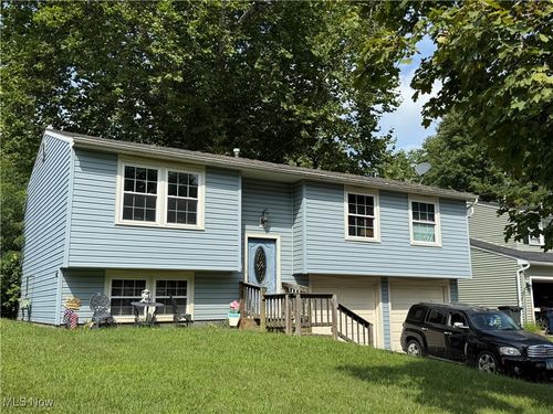 814 Florida Ave, Mc Donald, OH, 44437-1608 | Card Image