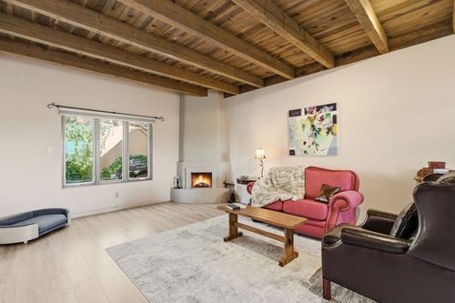 352 1/2 Calle Loma Norte, Santa Fe, NM, 87501-1279 | Card Image