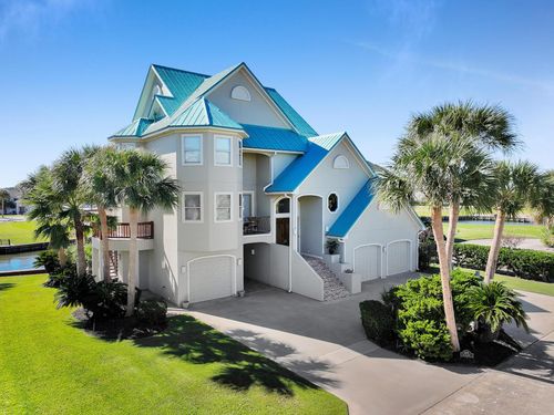 425 Island Way, Port Arthur, TX, 77640-6864 | Card Image