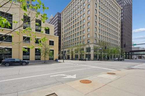 1104-418 6th Ave, Des Moines, IA, 50309-2435 | Card Image