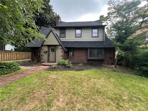 453 Dorchester Rd, Akron, OH, 44320-1968 | Card Image