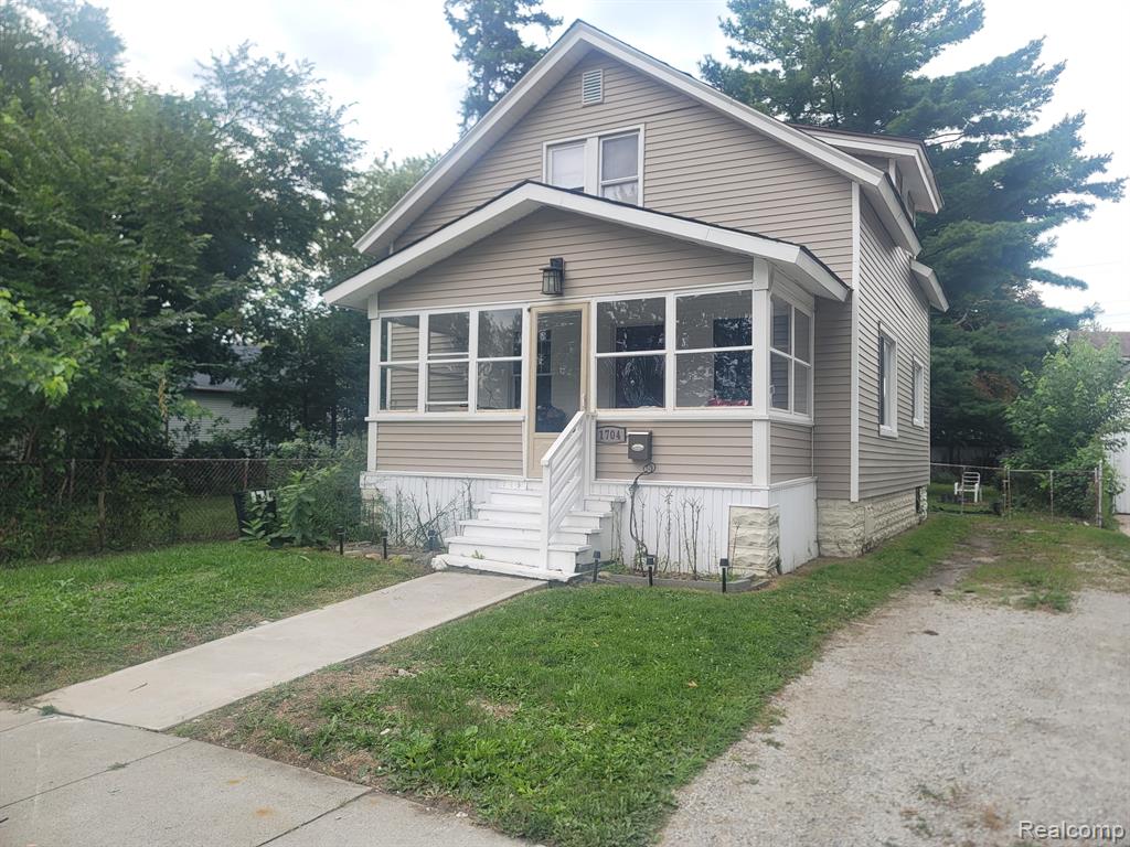Howard St, Port Huron, MI 48060