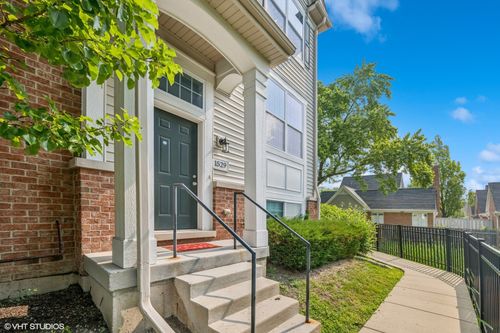 1529 E Arbor Ln, Arlington Heights, IL, 60004-3500 | Card Image
