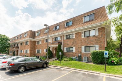 C - 4172 Cove Lane, Condo with 2 bedrooms, 2 bathrooms and 1 parking in Glenview IL | Image 1