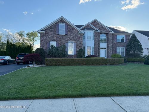 8 Bennett Ct, Marlboro, NJ, 07746-2621 | Card Image