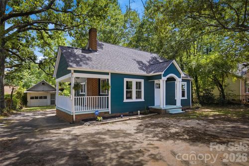 1909 2nd Ave Sw, Hickory, NC, 28602-2268 | Card Image