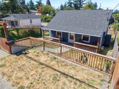 366 N Wasson St, Coos Bay, OR, 97420-3350 | Card Image